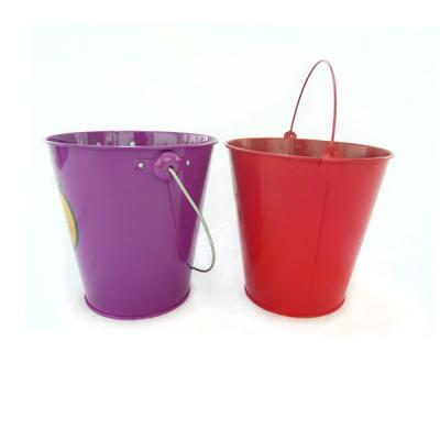 China Modern Portable Metal Bucket Flower Pots Garden Decoration Galvanized Plants Stand for sale