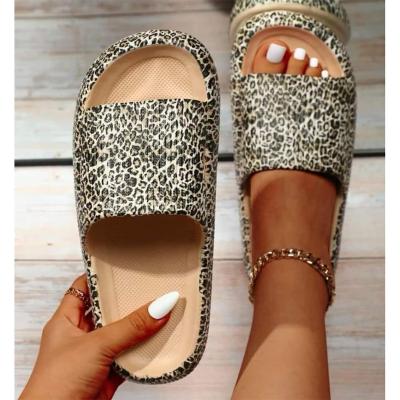 China 2023 New Style Summer Women's Leopard Cushioning Slides Sandals Slippers for sale