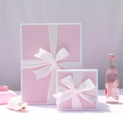 China Best Fashion Recyclable Paper Gift Packaging Welcome Box With Ribbon For Gift for sale