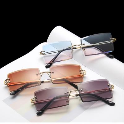 China Lady's New Fashion Designer Sunglasses Metal Single Leg Gold Rim Rectangle Sunglasses For Women And Men for sale