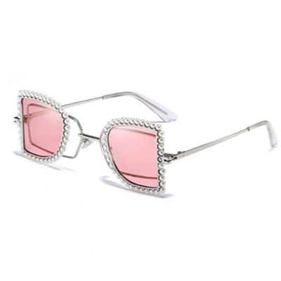 China Fashion Sunglasses Personality Trend Sunglasses Women Metal Women Sunglasses New Pearl Jewelry UV Protection for sale