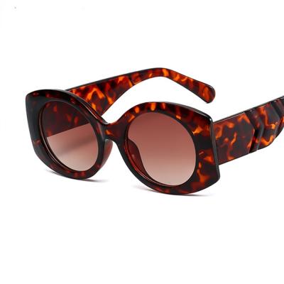 China Fashion sunglasses TOP 2022 hot sale fashion brand designer glass new round custom logo glass woman glasses for sale