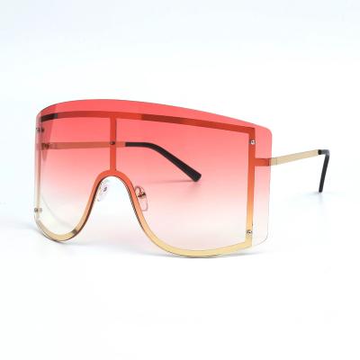 China Fashion Sunglasses New Style Big Frame Personality Sunglasses Shape To Windproof Sunglasses Colorful Frame Glasses for sale