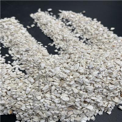 China Volledig Gecalcineerde Flint Clay-deeltjes Lage poreusheid 8mm 5mm Te koop