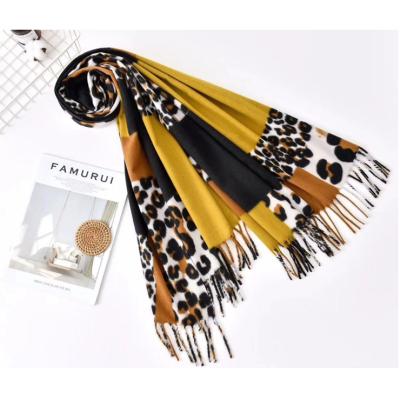 China Hot Selling Acrylic Leopard Printing Ladies Shawl Female Scarf Winter Fashionable Soft Comfortable Material for sale