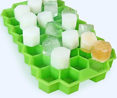 China Sustainable Food Grade BPA Free Custom Hexagon Shaped Silicone Mold Silicone Ice Cube Tray With Lid for sale