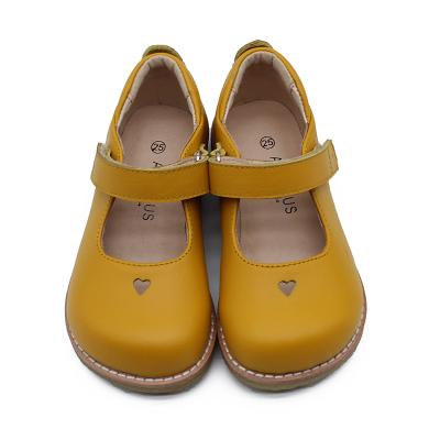 China Hot Sale Round Retro Small Children's Leather Casual Shoes Girl Mary Jane Flat Leather Shoes for sale