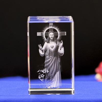 China Europe EXPO 2022 Laser Etched Cross 3D Crystal Jesus Christ Image Cube March Religious For Christian Wedding Favor for sale