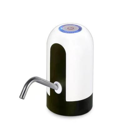 China dispensador de la bomba de la botella de agua de 5V 4W Smart recargable para el aire libre en venta