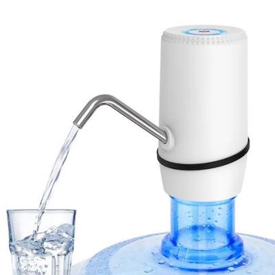 China dispensador de la bomba de la botella de agua de 8W 2.4L/Min 1200mAh con el top decorativo del chaflán en venta