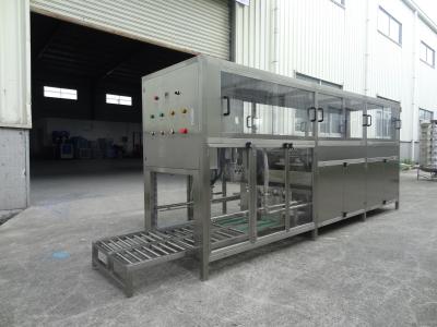 China Volledig automatische drinkwatervulmachine 2600kg-3000kg Volume 350-2000ml Te koop