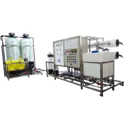 Cina Purificatore d'acqua mobile per uso commerciale 500L 1000L impianto di purificazione dell'acqua potabile per osmosi inversa 2000LPH Frp serbatoio attrezzature di desalinizzazione dell'acqua salata impianto di trattamento dell'acqua salata in vendita