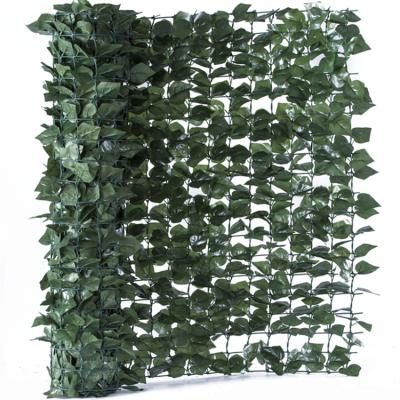 China Easily Assembled 1*3M Outdoor Decorative Peach Leaves Fence Garden Plastic Fence for sale