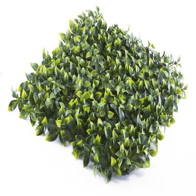 China Easily Assembled UV Artificial Leaves Protect Privacy Barrier Foliage For Covering Yard for sale