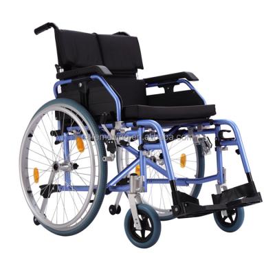 China Top Quality Aluminum Alloy Aluminum Alloy Foldable Lightweight Manual Wheelchair For Handicapped for sale