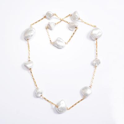 China Fashionable New Design Large Irregular Shell Pearl Necklace Indonesia Charm Pendant Statement Necklaces for sale