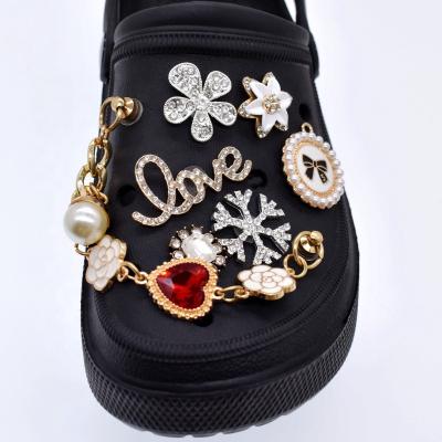 China Wholesale High Quality Hoop Accessory Diamond Metal Chains Shoe Charms Bow Bead Hoop Charm for sale