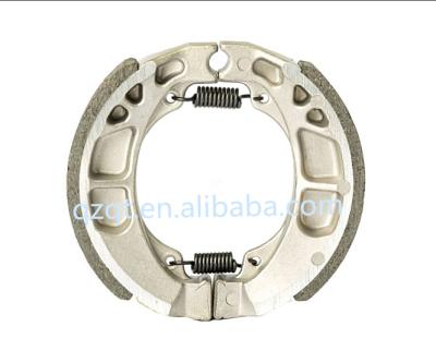 China Green Color CD70 Motorcycle Parts Brake Shoe Kits 110*25 for sale