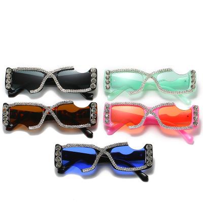 China Fashion Sunglasses 8355 Square Sun Lenses 2021 Trendy Women Diamond Custom Sunglasses Wholesale Luxury Shades for sale