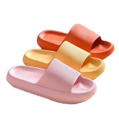 China Lightweight wholesale warm rubber slippers for lovers pantshoes ladies sandals summer beach slippers for sale