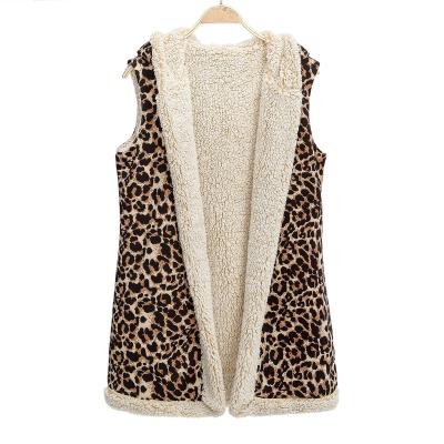 China Wholesale Sustainable Leopard Print Reversible Sherpa Shear Women's Hoodie Vest for sale