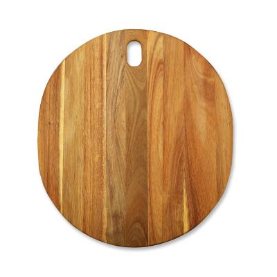 China Sustainable Wholesale Acacia Wood Round Cutting Wooden Cutting Board Kitchen Pizza Serving Board With Hanging Hole for sale