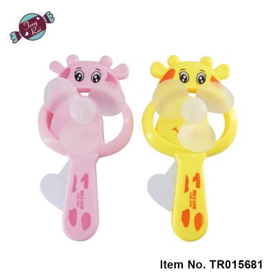 China Cartoon Toys Tengrui 2021 Ready To Ship Mini Cow Fan Candy Toy Summer Toys For Children for sale