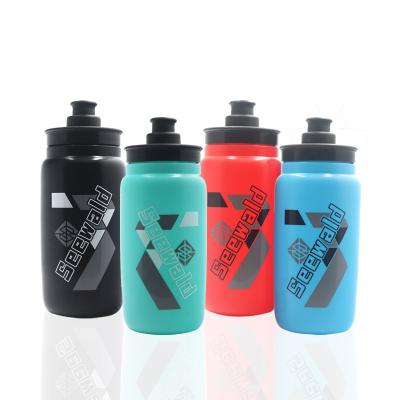 China Viable Wholesale Water Bottle Custom Logo Hiking Sport Bottle Custom Recycling Plastic Bottle for sale