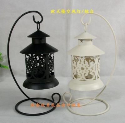 China Fashion Home Antique Iron Design Candlestick Tea Light Pillar Wrought Iron Metal Decoration Candle Holder Classic Hanging Romantic Vintage for sale