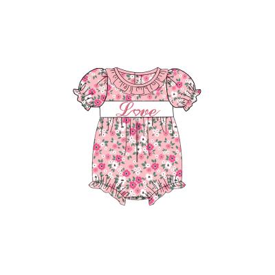 China 2022 Hot Sale Valentine's Day Toddler Sweet Girl Romper Casual Short Sleeves Love Letter Applique Baby Overalls for sale