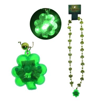 China 2022 hot factory sales plastic St Patrick's Day Gifts Set Led light up clover necklace/led bracelets for St Patrick Party for sale