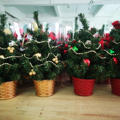 China Christmas Tree Home Indoor Decoration Christmas Supplies Decoration Chirstmas Decor Artificial Christmas Flowers for sale