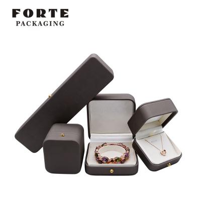 China FORTE Newest Custom PU Leather Jewelry Box Bracelet Imitation Leather Jewelry Box With Logo for sale