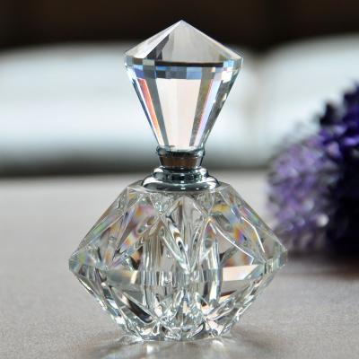 China Light Luxury Wholesale Crystal Glass Perfume Bottle Home Decoration Gifts Crafts Ornaments for sale