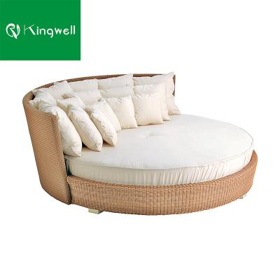 China Coastal Cane Furniture Rattan Bed Sun Outdoor Daybed With Canopy for sale