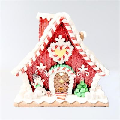 China Indoor/Outdoor Christmas Claydough Ginger Bread House Tablepiece Decor for sale