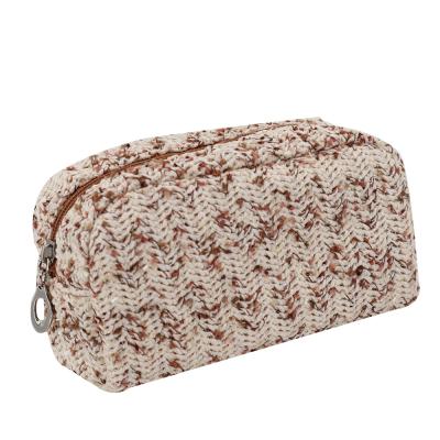 China Fashion Straw Cosmetic Zipper Bag Custom Woven Material Makeup Gift Pouch For Women for sale