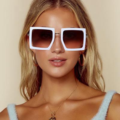 China 2022 new fashion sunglasses UNOC 2022 square view modern vintage glass men's and women's sunglasses for sale