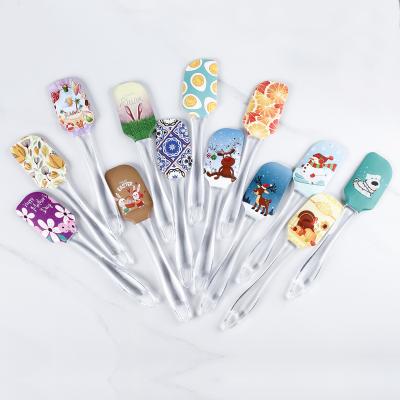 China Cute Kitchen Christmas Accessories Silicone Spatula Customized Viable Printed Cooking Set With 600 Heat Resistant for sale