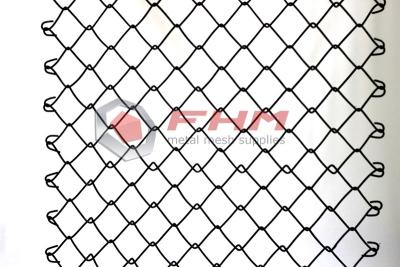 Chine Chinese Manufacturer of Black Chain Link Fence Wholesale 50mm Hole Size 9 Gauge Wire à vendre