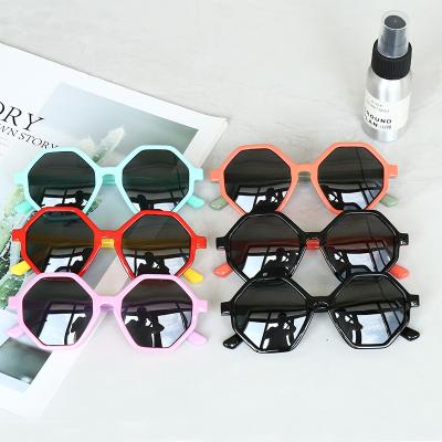 China Fashion Sunglasses Classic Unisex Square UV400 Polarized Flexible Kids Shades Silicone Kids Sunglasses for sale