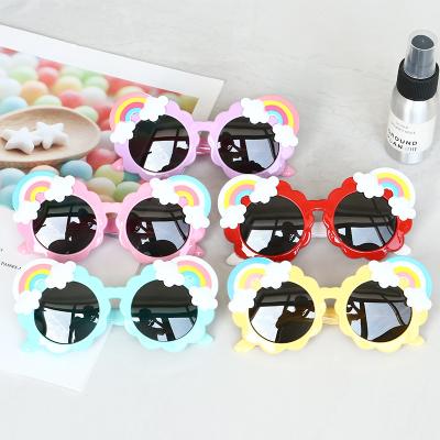 China Fashion Sunglasses Wholesale Colorful Eco-Friendly Rainbow Boy Girl Soft Silicone UV400 Sun Glass Polarized Sun Glasses Kids Sunglasses for sale