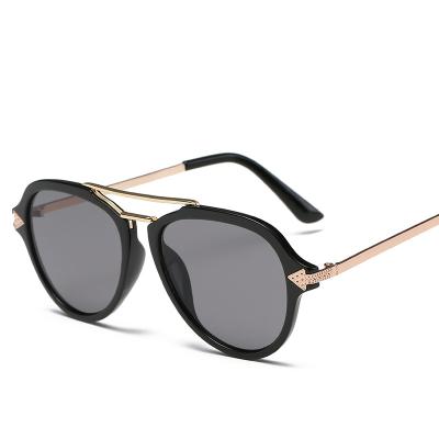 China China Designer Lady Plastic Metal Mix Fashion Sunglasses Fashion Sunglasses Good Prices for sale