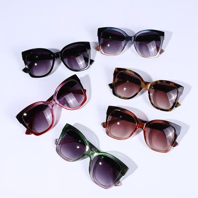 China Fashion Sunglasses Fashionable Ladies Oversized Gradient Lens gafas de sol Colored Shading Sun Glasses Women for sale