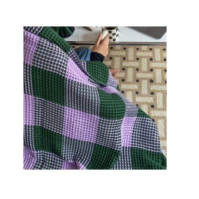 China Anti-Pull Purple and Dark Green Fringed Design Waffle Blanket, No Shrinkage and No Static Fringe Long-staple 100% Cotton Waffle Blanket for sale