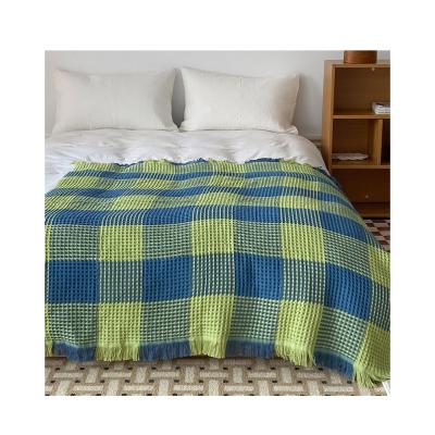 China Anti-Pull Green and Blue Good Breathability Waffle Blanket, No Shrinkage and No Static Fringe Long-staple 100% Cotton Waffle Blanket for sale