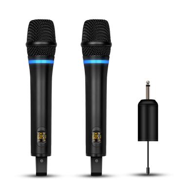 China Hot Sale W8 Protable Long Range Wireless Microphone High Quality UHF Mobile Wireless Karaoke Players for sale