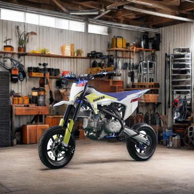 Cina Max Loading 150kgs Supermoto 190cc Gas Dirt Bike Motard 12'12' On Road Tire Gas Motorcycle per adulti in vendita