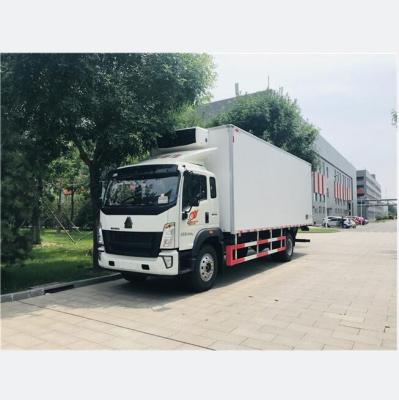 China Hot Selling SINOTRUK HOWO Frozen Food Transport 10 Ton Freezer Box Cooling Truck Truck Refrigerator Truck for sale