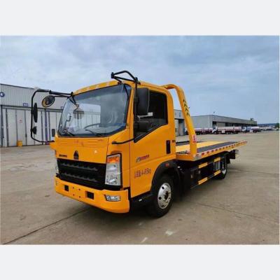 China Road Rescue Wrecker One Pull Two Flatbed Towing Wrecker Truck SINOTRUK HOWO 4*2 LHD/RHD 130HP for sale